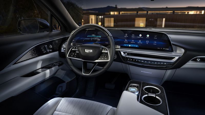 Eindrucksvoll ist das Riesendisplay im Lyriq. (Bild: Cadillac)