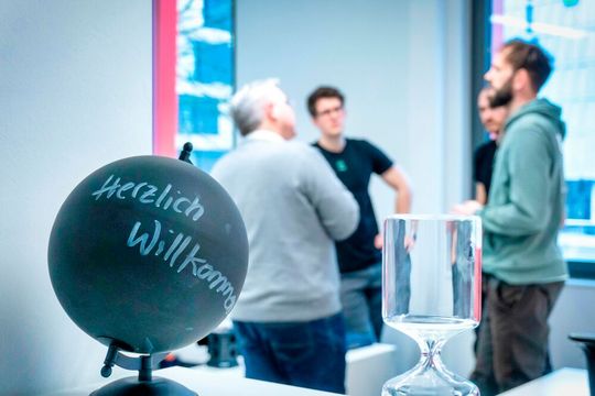 2022 zählte Inflabi zu den vier Start-ups, die sich in den finalen Pitchs um die freien Plätze in der Start-up-Förderung der HOLM GmbH durchsetzen konnten.(Bild:  HOLM)