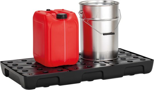 Flexibel einsetzbare Regalauffangwanne mit variabel einlegbaren Rostbausteinen.(Bild:  Cemo)