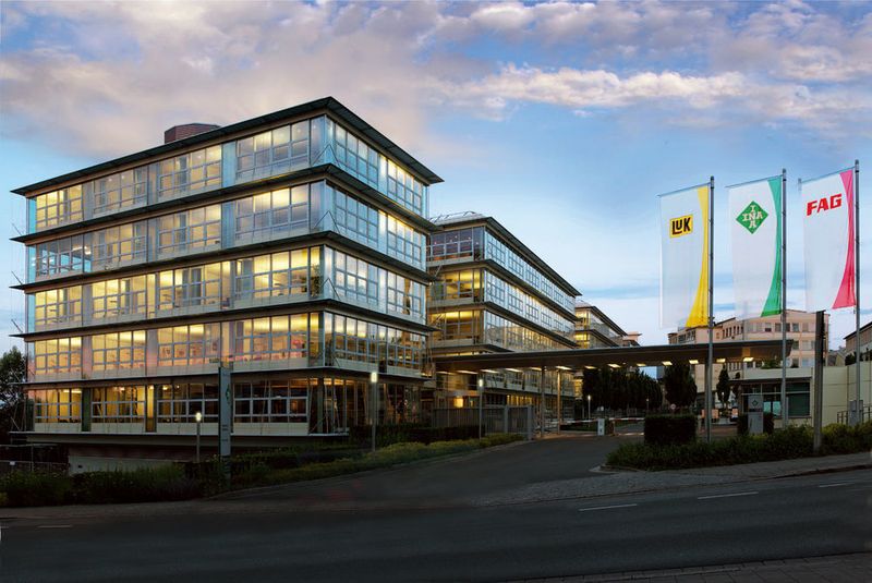 Bisher angekündigte Kostensenkungsmaßnahmen mit Schwerpunkt Deutschland sind weitestgehend umgesetzt. Im Bild: die Schaeffler-Zentrale in Herzogenaurach. (Schaeffler AG)