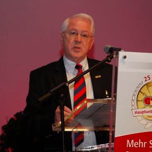 Der Vorsitzende der GTÜ-Gesellschafterversammlung, Harald Brockmann, eröffnete den Bundeskongress der GTÜ in Rust.