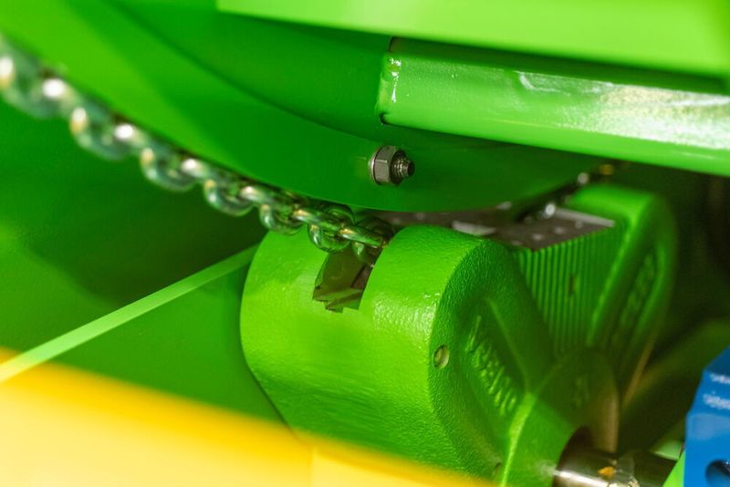 RUD hat seinen Tool Mover mit einem, wie es heißt, High-End-Antriebssystem ausgestattet. Dieses stammt von Tecdos. Der Omega-Drive garantiere dabei die perfekte Rotationsbewegung beim Wenden. (R. Hasenmüller / RUD)