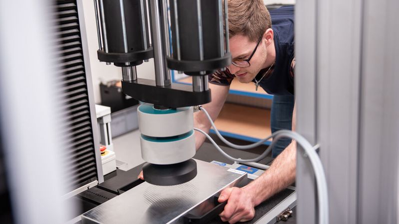 Cartesy kann seit Kurzem Messmittel wie beispielsweise Kraftsensoren und Druckmessgeräte akkrediert kalibrieren.(Bild:  www.tom-bauer-foto.de)