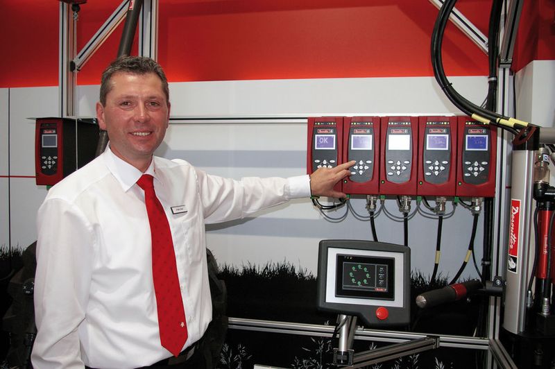 „Beim Umstieg auf elektrische Werkzeuge lassen sich 90% an Energie einsparen“, urteilt Jürgen Göbel, Geschäftsführer der Desoutter GmbH. Bild: Kroh (Archiv: Vogel Business Media)