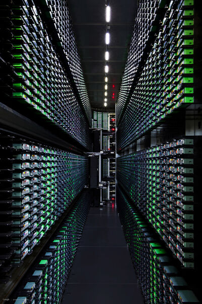 Google Datacenter: Robotergestützte Tape Library für das Backup (Google)