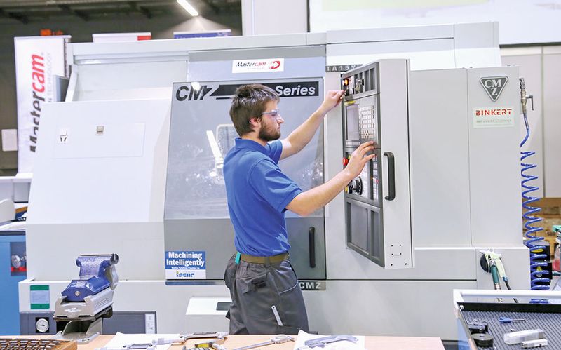 Schweizer Meister 2016 gesucht: Von Dienstagmorgen bis Donnerstagabend wurden auf der Swisstech die Industryskills der besten Polymechaniker ausgetragen. (Anne Richter, SMM)