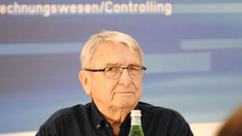 Klaus Dieter Breitschwert, Teilnehmer des ersten BFC-Lehrgangs 1963 in Calw, erinnerte an die Anfänge der Schule. (Bild: Doris Pfaff – VCG)