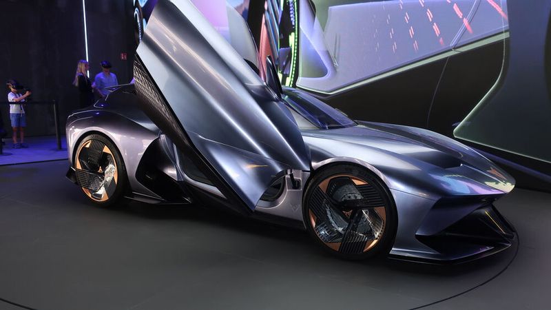 Eine Neuheit hatte dagegen Cupra dabei: den Supersportwagen Dark Rebel. (Bild: Grimm – VCG)