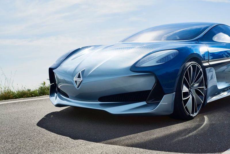 Nach gut 50 Jahren haben Investoren die Marke Borgward wiederbelebt und spielen nun mit den Modell-Ikonen. (Borgward)