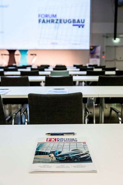 »Fahrzeug+Karosserie« veranstaltete das Forum Fahrzeugbau gemeinsam mit dem ZKF und den Sponsoren Dekra und Titgemeyer. (Stefan Bausewein)