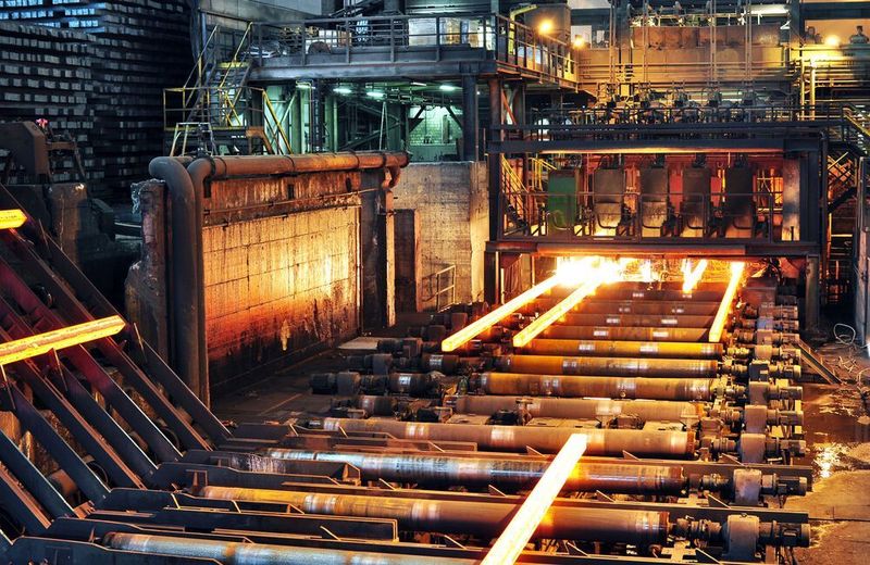 Laut Wirtschaftsvereinigung Stahl ist die Rohstahlproduktion in Deutschland im Februar 2021 um 10,4 % gegenüber dem Vorjahresmonat gesunken. (©industrieblick - stock.adobe.com)