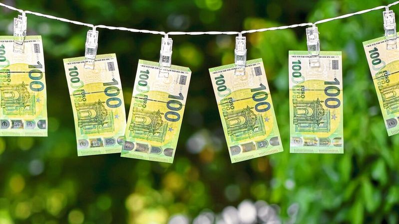 Die Mehrheit der 36.500 Autohäuser und Kfz-Betriebe in Deutschland muss sich bei der Zentralstelle für Finanztransaktionsuntersuchungen (FIU) registrieren.(Bild:  frei lizenziert /  Pixabay)