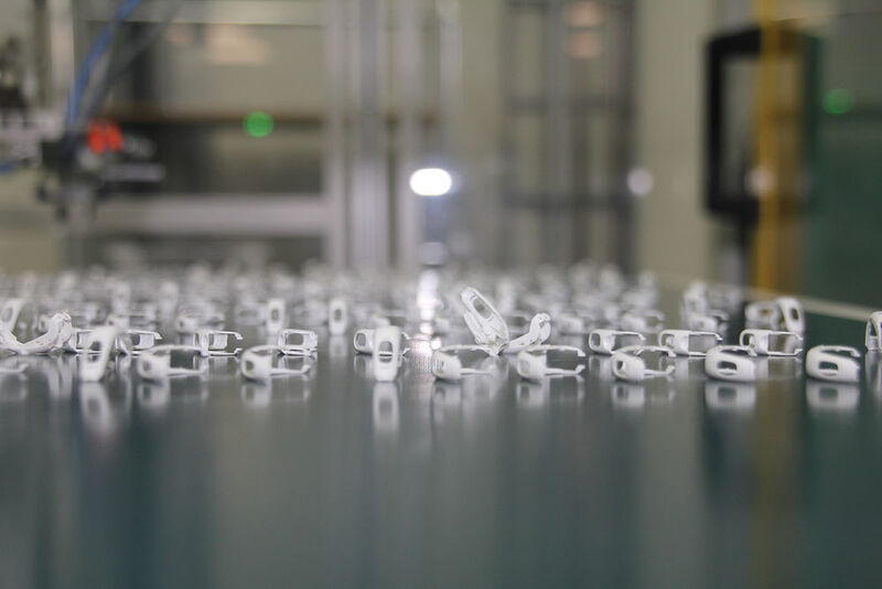 In der Spritzgussabteilung werden vorrangig Komponenten für Hörgeräte gefertigt. (Sonnenberg)