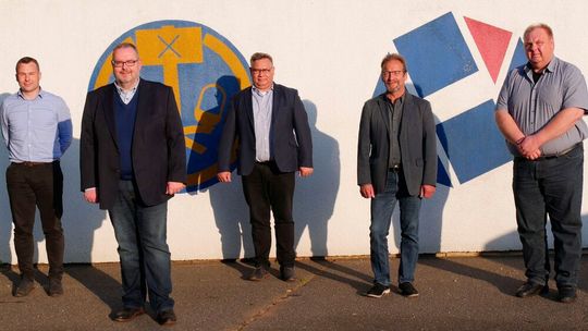Die Kfz-Innung Rensburg hat einen neuen Vorstand: (v. l.) Henrik Heintze (Kassenführer), Michael Ihle (Obermeister), Ralf Hansen (stv. Obermeister), Andreas Abraham (Schriftführer), Andreas Lindemann (Lehrlingswart) – zum Vergrößern bitte klicken.(Bild:  Kfz-Innung Rendsburg)