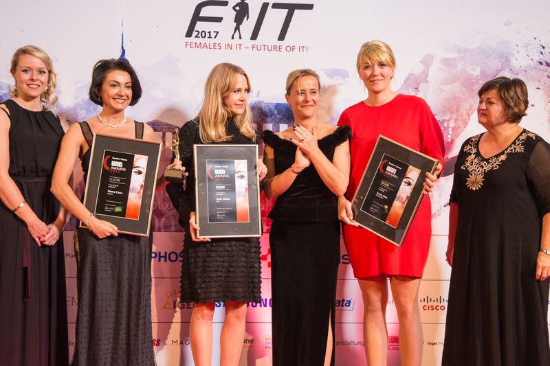 Gewinnerinnen in der Kategorie Leadership: Diana Coso (Axians), Anna Alex (Outfittery) und Doris Albiez (Dell EMC) (Bild: Vogel IT-Akademie)