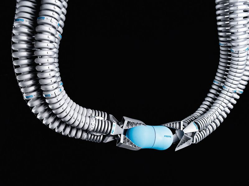 Vom Rüssel inspiriert ist der bionische Handling-Assistent. (Bild: Festo)