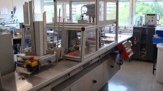 Generalüberholte Konfektionierungs- und Verpackungsanlage, u.a. mit nachgerüsteter Sicherheitstechnik.  (Bild: Infraserv Wiesbaden Technik)