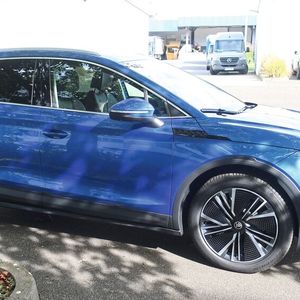 Dazu beigetragen haben die Elektroautos, der Skoda Elroq hat eine hohe Eroberungsrate. Als Testwagen überzeugt das Modell als klassischer Skoda mit vielen cleveren Ideen und großzügigen Raumverhältnissen.(Bild:  Grimm – VCG)