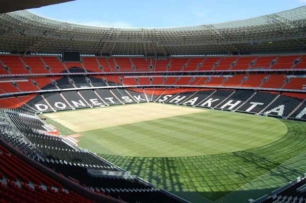 Die Donbass-Arena ist die Heimspielstätte von Shakhtar Donezk, einem der finanzkräftigsten Vereine Osteuropas. (Archiv: Vogel Business Media)
