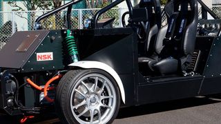 Das Demonstrationsfahrzeug beweist die Leistungsfähigkeit des neu entwickelten Radnaben-Getriebemotors. (NSK Deutschland)