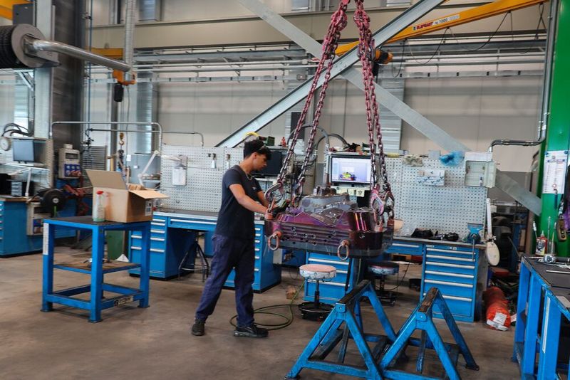  Kleinere Druckgussformen gehören nach wie vor zum Leistungsspektrum von Vetimec. Auch hier greifen die hohen Qualitäts- und Sicherheitsstandards des Unternehmens. Die Erfahrung aus diesen Projekten legte due Basis für den Schritt in größere Werkzeugdimensionen.   (Bild: Maschinenmarkt/rw)