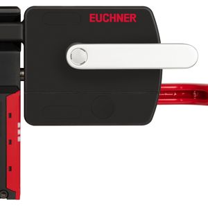 Euchner erweitert die kompakte Zuhaltung CTS um ein Griffmodul für begehbare Schwenk- und Schiebetüren. (Bild: Euchner)
