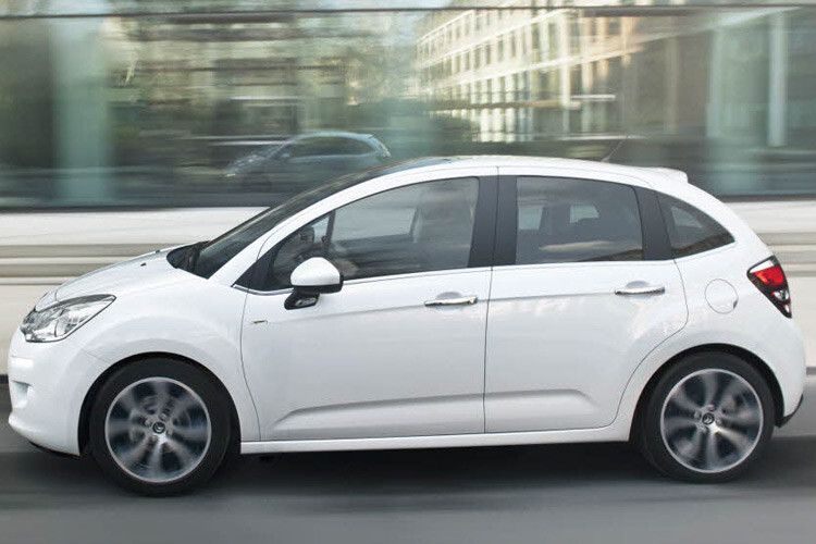 Seit Anfang April gibt es den kleinen Franzosen in überarbeiteter Optik und mit neuen Motoren. (Foto: PSA)