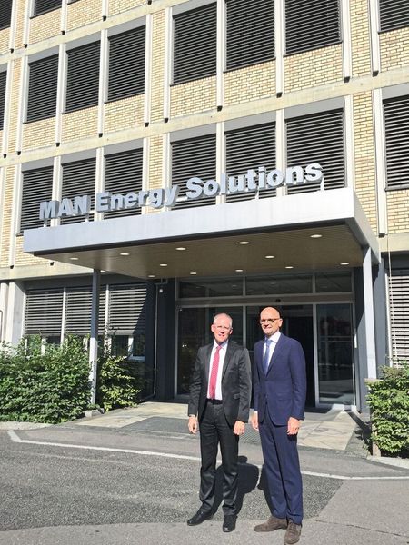 An der heutigen Medieninformation wurde der Name MAN Diesel & Turbo offizielle beerdigt. Neu heisst das Unternehmen in Mitten von Zürich MAN Energy Solutions. (MAN Energy Solutions)