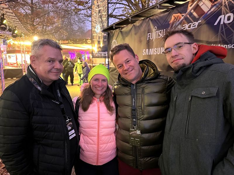 Thomas Fischer (S&K) geht bestimmt mit Anke Redmann & Lars Ankermann (Ankermann) und Max Astermann (Megaport) eine Runde Wilde Maus fahren. (Bild: Vogel IT-Medien)