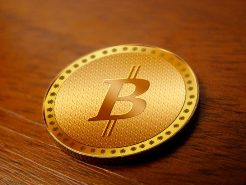 Blockchain: Auch die Blockchain, eine dezentrale, chronologisch aktualisierte Datenbank zur digitalen Verbriefung von Eigentumsrechten, wird das Jahr 2017 prägen. Der Schwerpunkt liegt hier zwar weiterhin im Finanzbereich, jedoch definieren auch TMT-Unternehmen in den kommenden Monaten geeignete Einsatzfelder und starten erste Blockchain-Pilotprojekte. Konkrete Anwendungsszenarien sind die transparentere Content-Nutzung im Medienbereich sowie einfachere Prozesse beim Paid Content durch ein blockchainbasiertes Micropayment. (Pixabay)