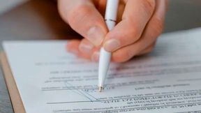 Bitte mehr Gas geben! Die Bürokratie in Deutschland hat überhandgenommen, wie die Industrie klagt. Es wird zwar entbürokratisiert, aber das geht der Industrie viel zu langsam ... (Bild: Bürohengst)