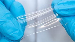 Flexible: The solid silicone-based electrolyte is elastic, thereby compensating for the voids that form in solid-state batteries during charging and discharging.  (Source: Empa)