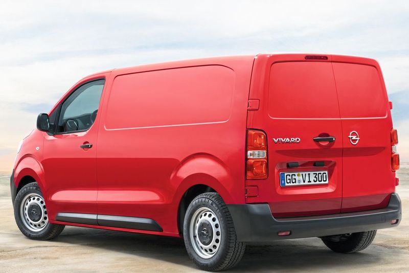 In die 5,30 Meter-Version passen bis zu 6,6 Kubikmeter Ladung.  (Bild: Opel)