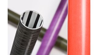 Viele wissen nicht, wann Glas- oder lieber Carbonfasern die Lösung eines Bauteilproblems sind. Exel Composites schafft in diesem kleinen Beitrag etwa mehr Klarheit. Im Bild sind beide Fasertypen in Kombination zu sehen.  (Bild: Exel Composites)