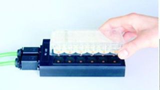 Abb. 1: Nicht invasive Erfassung von pH, Sauerstoff und Kohlendioxid; SDR Sensor Dish Reader ... (Ausschnitt) (Bild: PreSens) (Bild: PreSens)