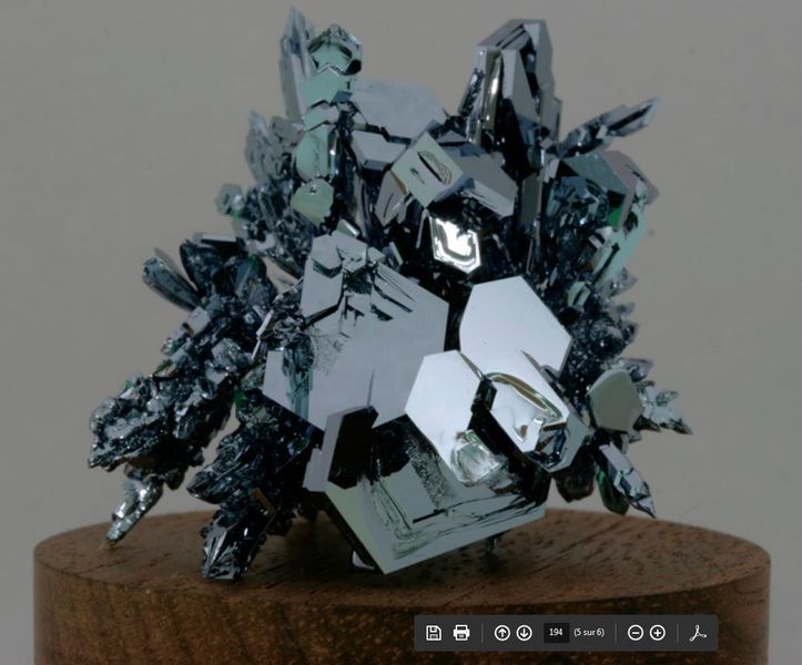 Cristal d'osmium bleu-gris. (CristalTech)