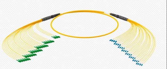„Preconnect“-Trunk im 64 Fasern Singlemode, LCC-APC auf SN-PC von ORpsenberger OSI(Bild:  Rosenberger OSO)