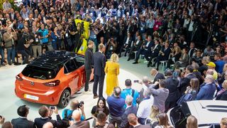 Weg von einer Auto- hin zu einer Mobilitätsmesse: Das wie zuletzt in Frankfurt nur Fahrzeuge im Mittelpunkt stehen, wollen die Planer die IAA in München durch ihr Konzept verhindern. (Opel)