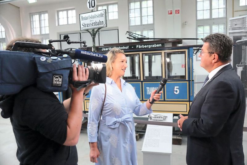 Gefragt: Wirtschaftsminister Franz Josef Pschierer im Interview. (Bild: Zietz / »kfz-betrieb«)