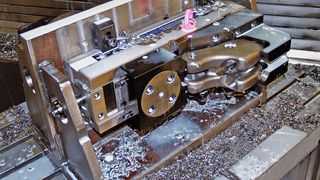 Mit der Aufspannvorrichtung von Röhm hat sich für RUD die reine Bearbeitungszeit eines Werkstückes von 54 auf 36 Minuten (um 33 %) reduziert.  (Bild: Röhm)