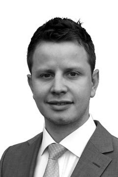 Mark Karpinski, Autoschmitt Frankfurt: „Das Neuwagengeschäft im ersten Quartal verlief zwar schleppend, jedoch im Jahr eins nach der Abwrackprämie insgesamt etwas besser als erwartet. Man spürt aktuell, dass der Markt nun stärker anzieht und auch das Flottengeschäft wieder Fahrt aufnimmt. Das Gebrauchtwagengeschäft verläuft sehr zufriedenstellend. Hier stimmen sowohl die deutlich gestiegenen Verkaufszahlen, als auch die guten Renditen! Nach den bereits guten Serviceerlösen im Januar und Februar bleibt das Servicegeschäft aktuell positiv. Damit sind unsere Erwartungen für 2010 entsprechend hoch.“ (Archiv: Vogel Business Media)