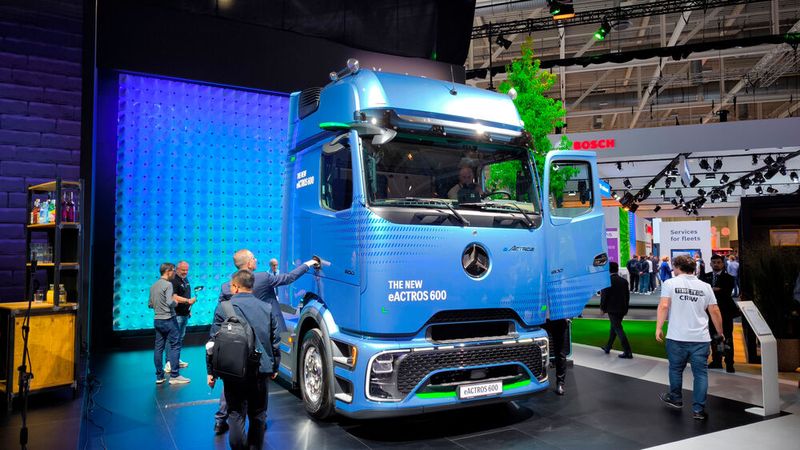 Elektrische Lkw könnten sich bis 2030 durchsetzen. (Bild: sp-x/Mario Hommen)