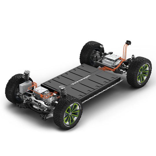 Teil des Baukastens ist ein 150 kW/204 PS und 310 Newtonmeter starker E-Motor in Kombination mit Ein-Gang-Getriebe und 62 kWh großer Lithium-Ionen-Batterie.(Bild:  Volkswagen)