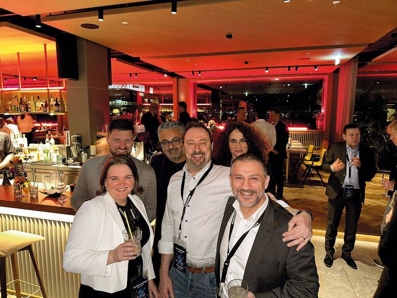 Corinna Leisten (S&K), Andreas Bajohr und Murat Arpaci (BAB), Tom Knicker (Wortmann) und Joe Güneser (Tarox) kennen keine Konkurrenz. (Bild: Vogel IT-Medien )