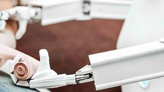 Viele Menschen können sich den Einsatz von Robotern in der Pflege vorstellen (M.Doerr & M.Frommherz GbR – adobe.stco.com)