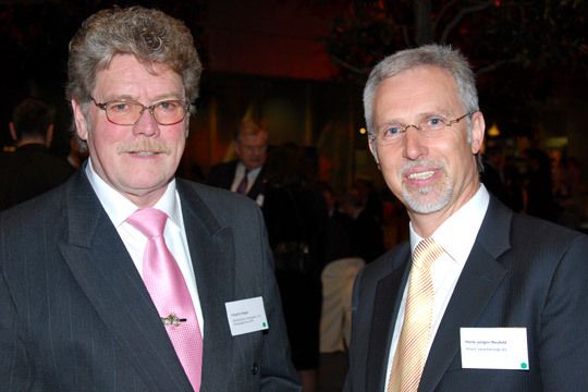 ZKF-Präsident Friedrich Nagel und Hans-Jürgen Neufeld von der Allianz Versicherung waren ebenfalls da. (Archiv: Vogel Business Media)