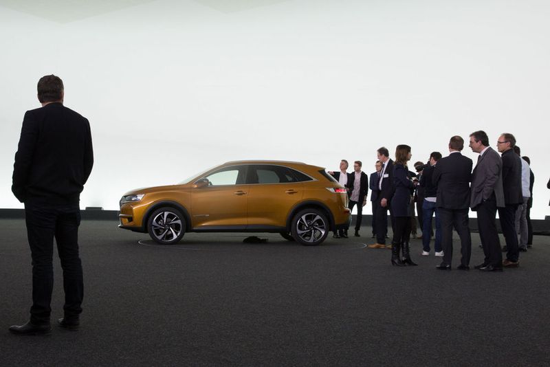 Zuvor durften bereits ein paar Journalisten einen Blick auf das neue Modell werfen. (DS)