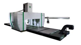 Die Uniport 7000 ist eine Grossmaschine in Gantry-Bauweise und möglicherweise die grösste ausgestellte Maschine auf der EMO. Ein Anwenderbericht bei Stadler Rail hierzu in SMM 16/2011 oder unter www.smm.ch, Stichwort «Unisign».  (Bild: Unisign)