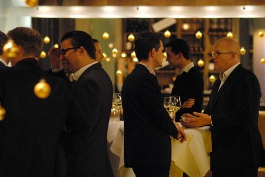 Am Vorabend der Veranstaltung trafen sich die Teilnehmer im Restaurant „Lumen“ in Würzburg. (Archiv: Vogel Business Media)