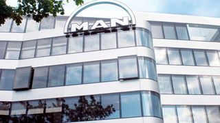 MAN geht es nicht sonderlich gut. Ende 2025 kam die Nachricht, dass bis 2035 rund 2.300 Jobs auf der Kippe stehen. Heute sickerte die Information durch, dass sich die Lage offensichtlich entspannt hat ... (Bild: MAN)